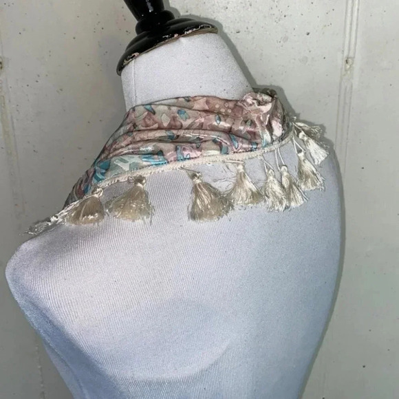 Multi‎ color pastel velvet scarf with tassels - Picture 3 of 4